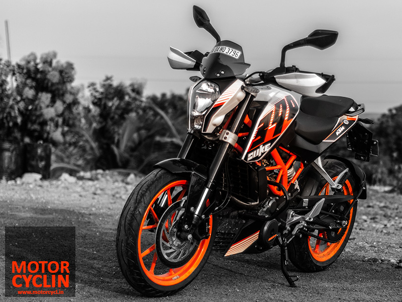 ktm duke 390 
